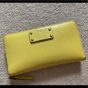 Kate Spade zip up wallet
